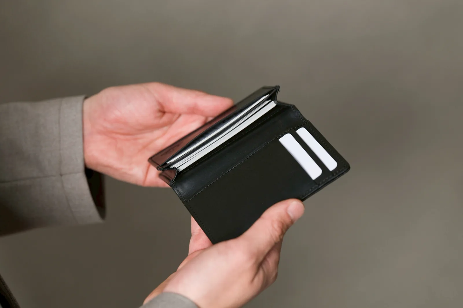 Business Card Holderのカード入れ