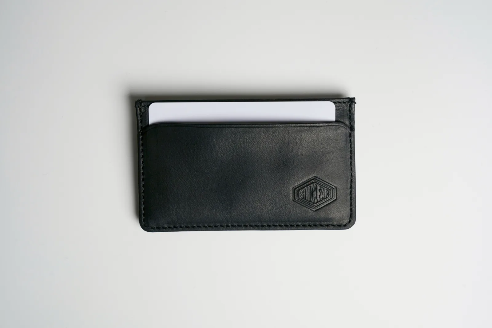 カードを入れたSlim Card Case