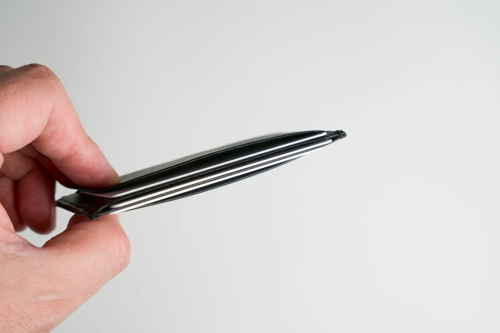 Slim Card Caseを真横から